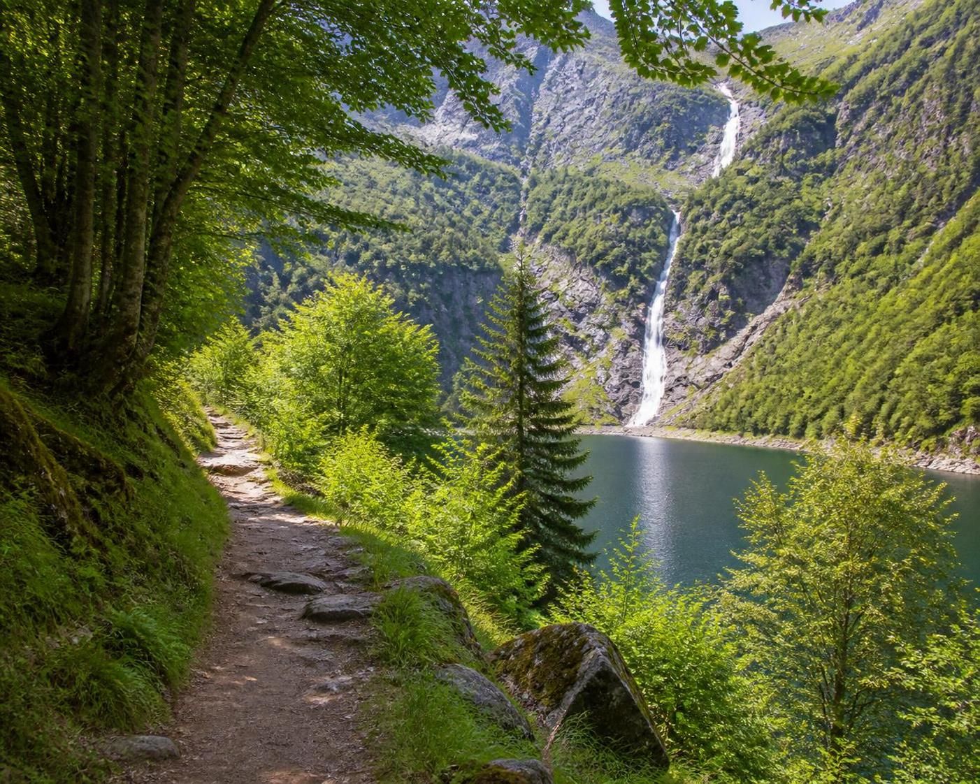 découvrez les plus beaux sentiers de randonnée autour du lac d’oo et profitez de panoramas exceptionnels pour une aventure en pleine nature inoubliable.