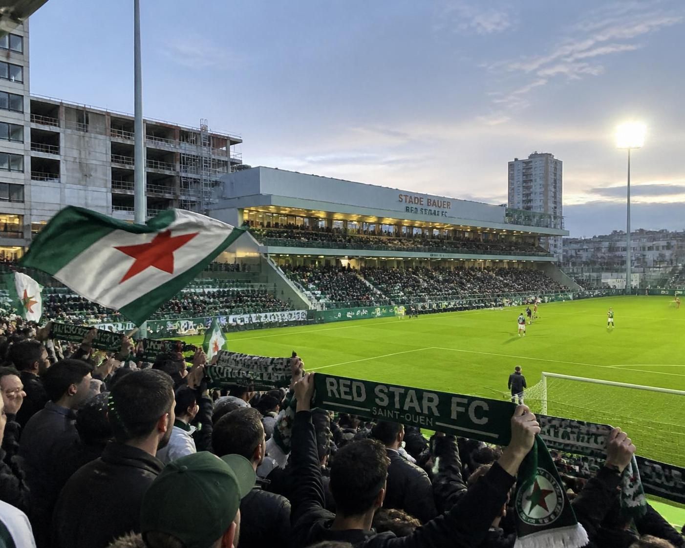 découvrez les ambitions du red star football club, club historique en ligue 2, et ses projets pour retrouver les sommets du football français.
