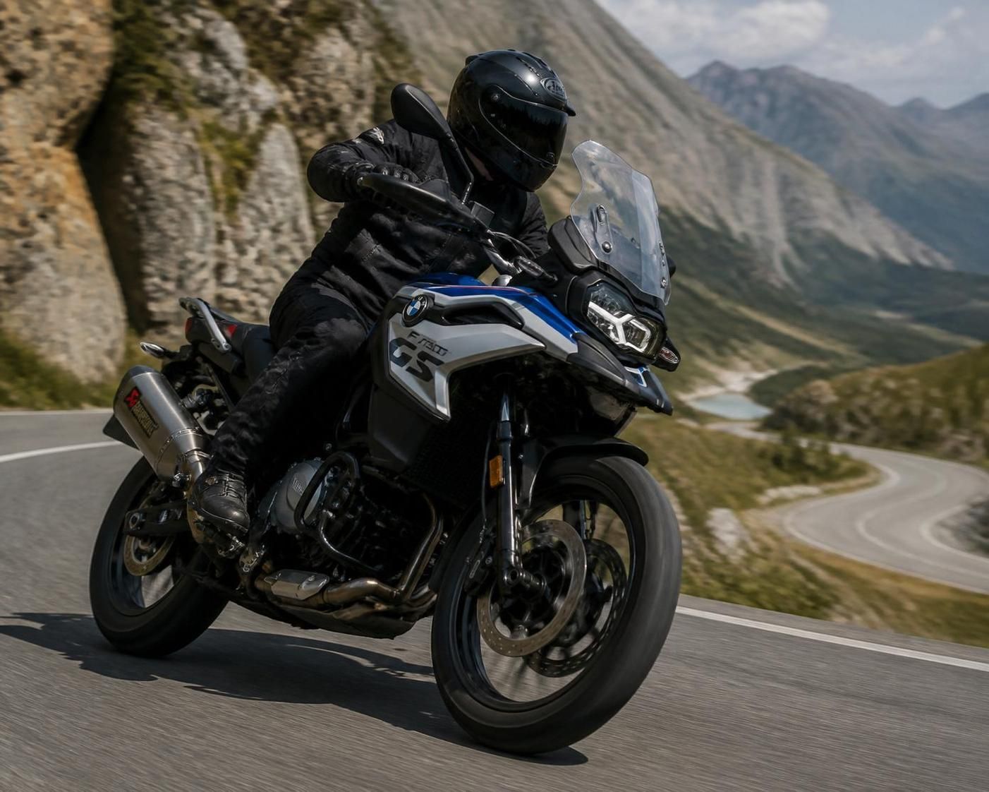 découvrez comment l'association d'akrapovic et de la bmw f 750 gs transforme votre moto sportive en un véritable bolide performant, alliant puissance et style.