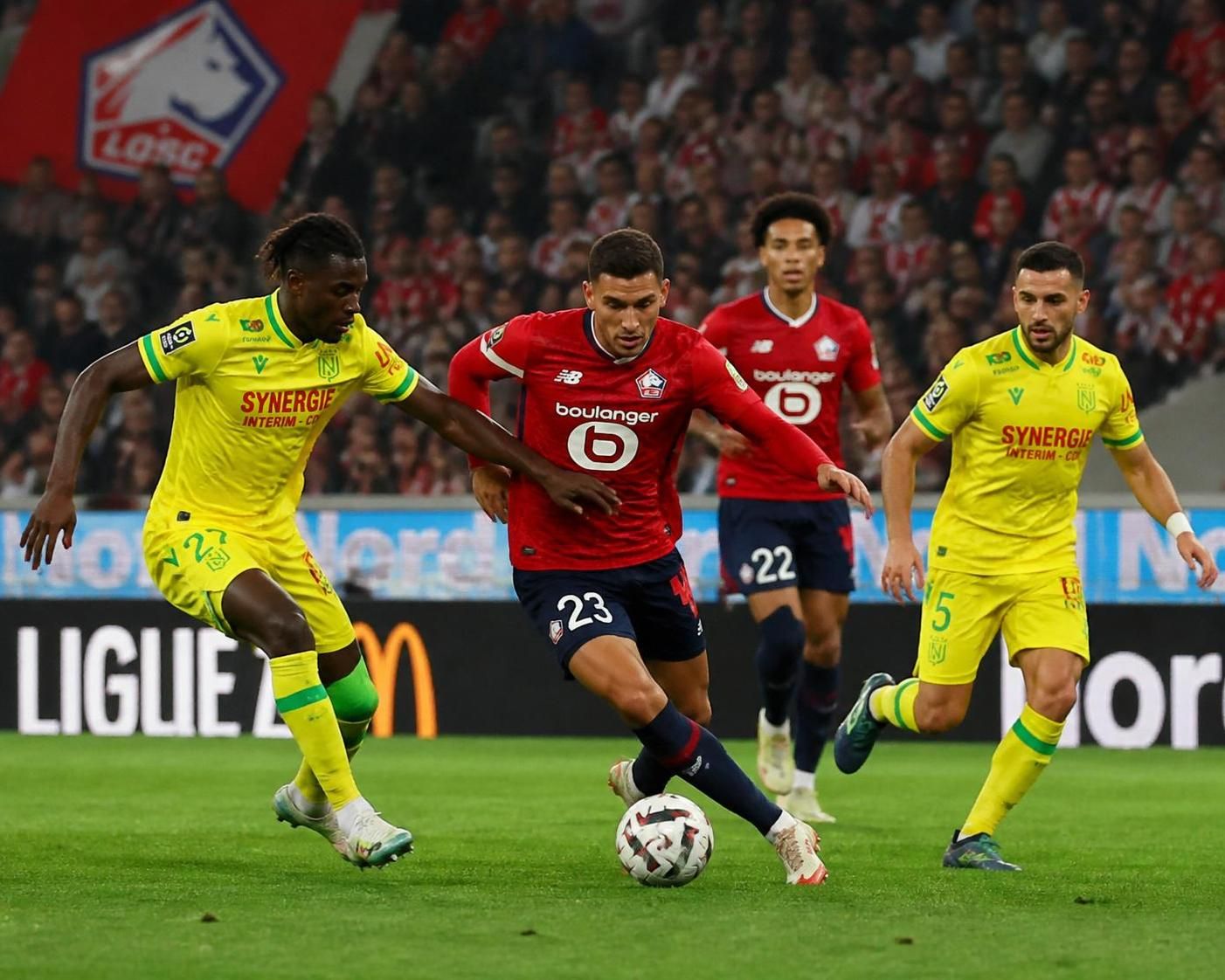 découvrez les enjeux et les facteurs clés qui promettent un duel intense entre lille et nantes en ligue 1. analyse des forces en présence et pronostics pour ce match attendu.