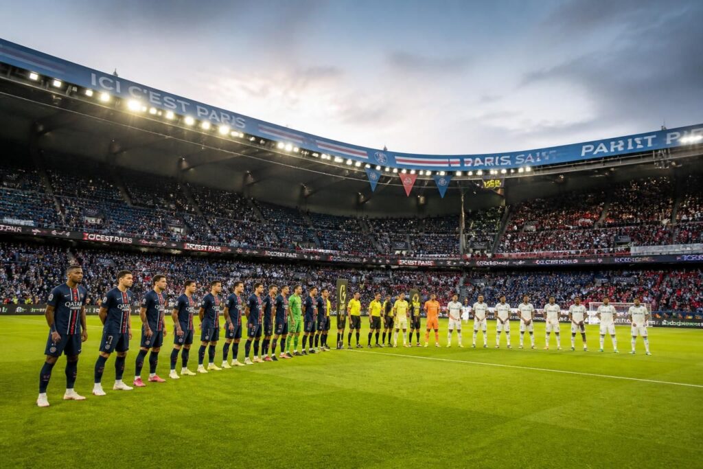 découvrez la composition probable des équipes pour le match tant attendu entre paris saint-germain et olympique de marseille. analyse des titulaires et des stratégies avant le coup d'envoi.
