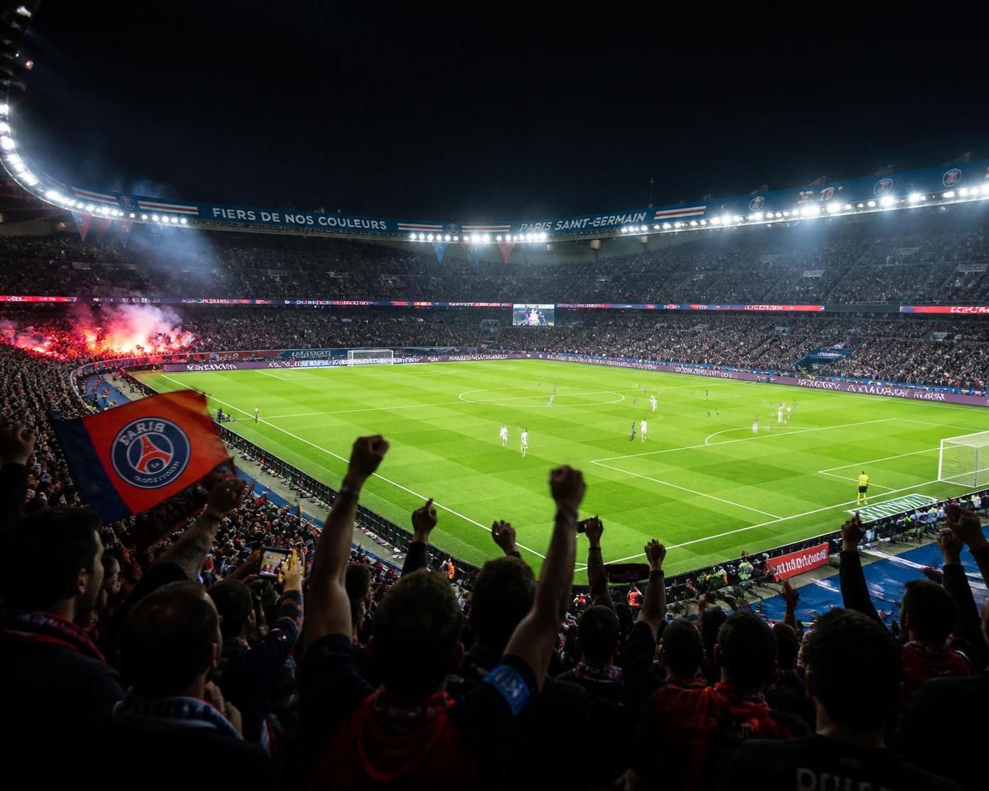 découvrez la programmation tv foot de ce soir et les matchs incontournables à ne pas manquer pour vibrer devant votre écran et vivre une soirée sportive intense.